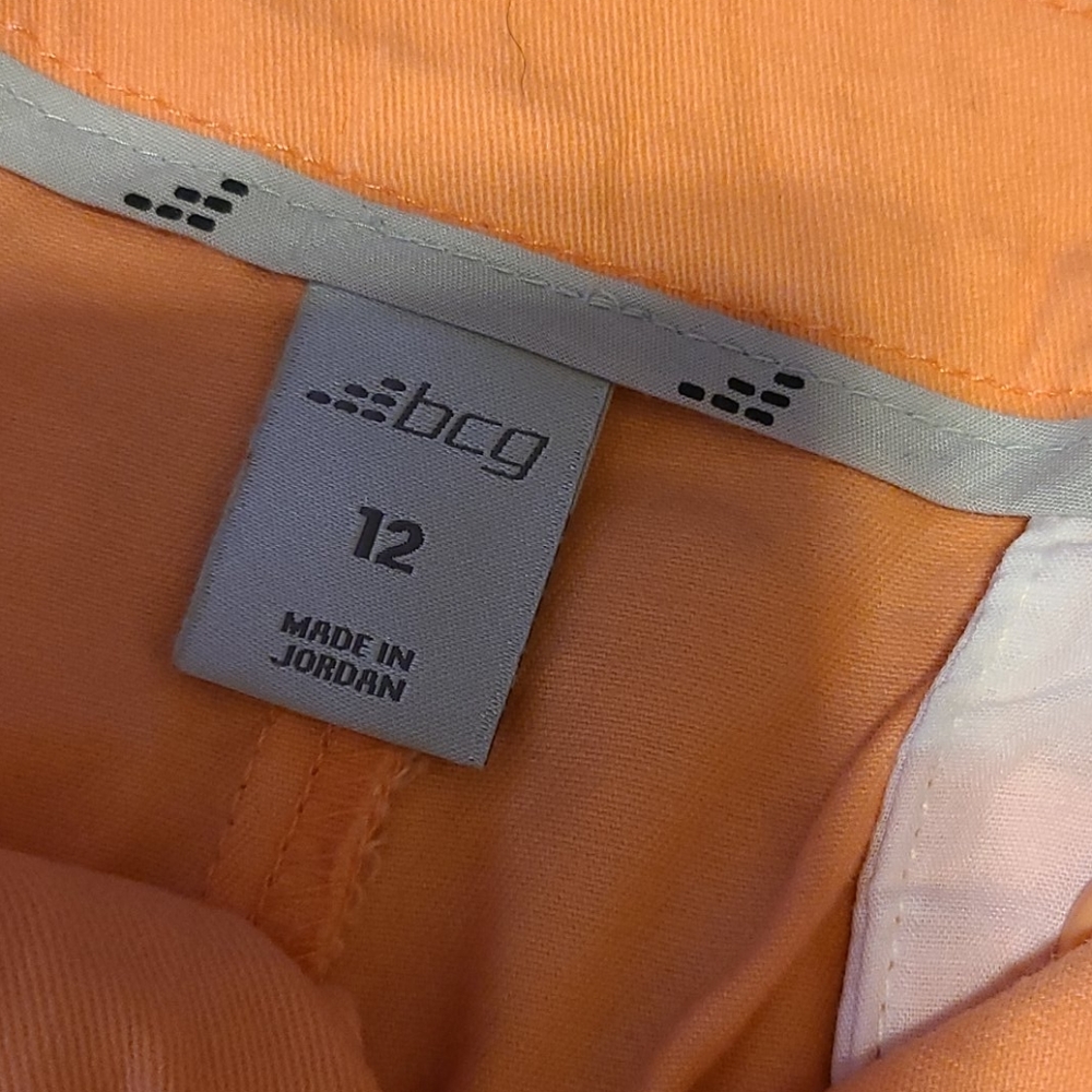 Shorts - Picture 4 of 5